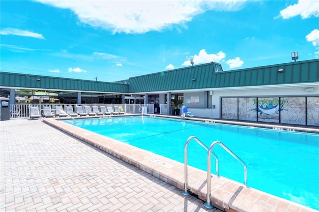 7150 N Tamiami Trl Unit S-600, Sarasota, FL 34243 - pool with fence