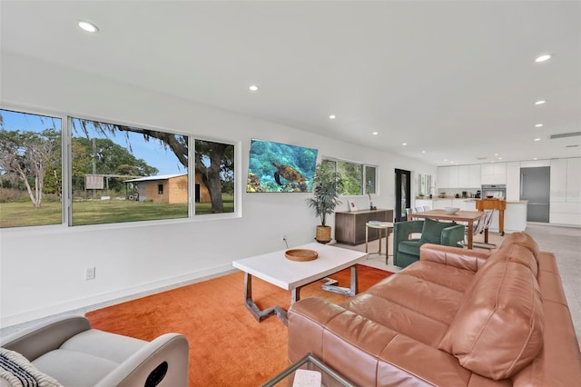 1635 SW Rodgers Ave, Arcadia, FL 34266 - living room featuring a wealth of natural light, recessed lighting, visible vents, and baseboards