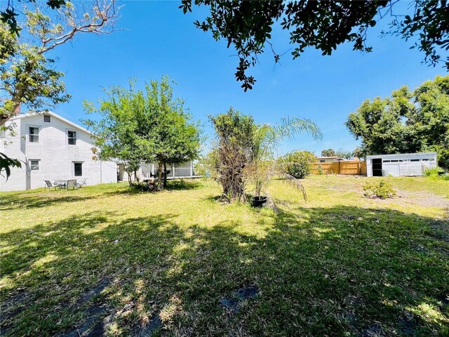 view of yard featuring fence