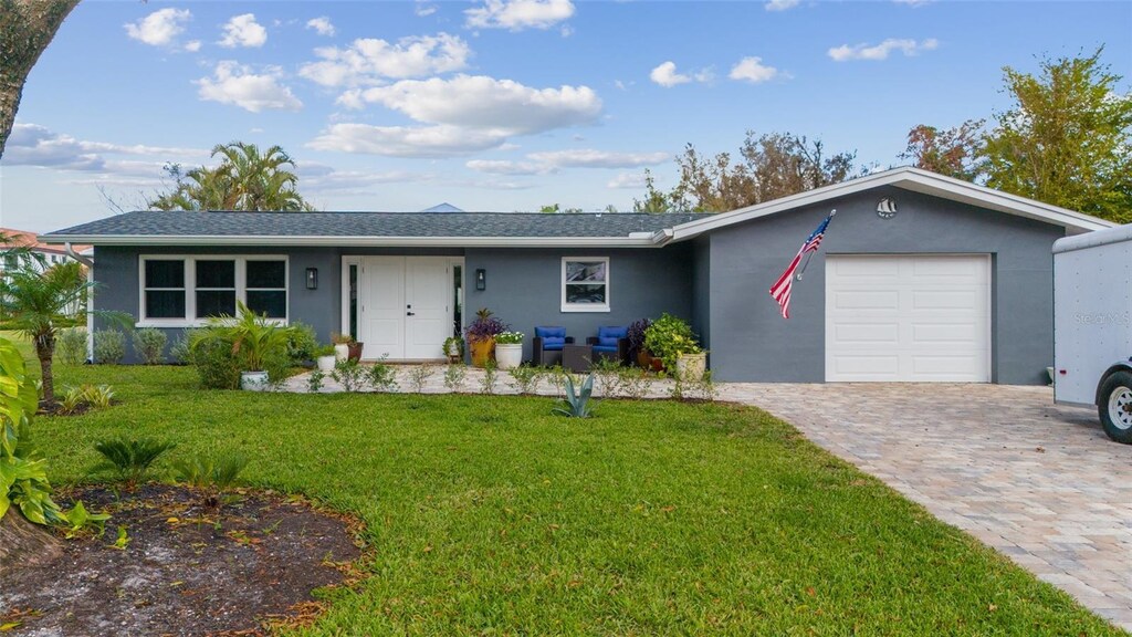1121 Vesper Dr, Fort Myers, FL 33901 - photo 1