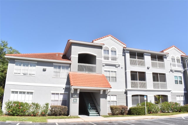 18001 Richmond Place Dr Unit 636, Tampa, FL 33647 - view of property with uncovered parking