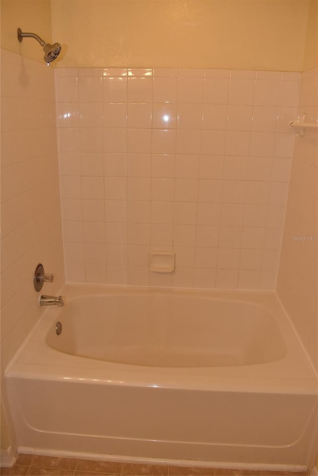 18001 Richmond Place Dr Unit 636, Tampa, FL 33647 - bathroom featuring shower / bathing tub combination