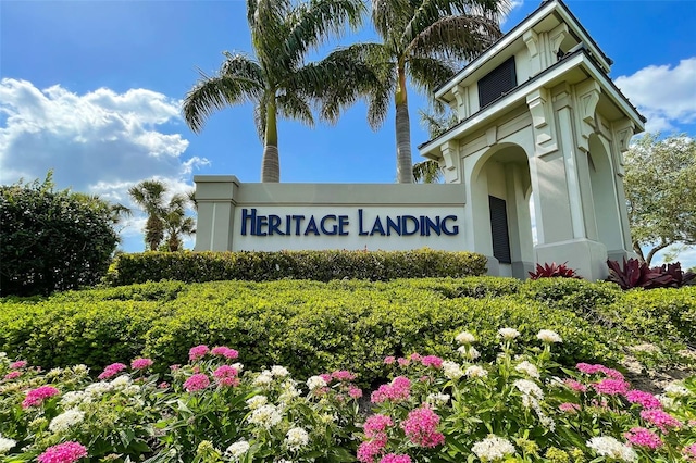 view of community / neighborhood sign