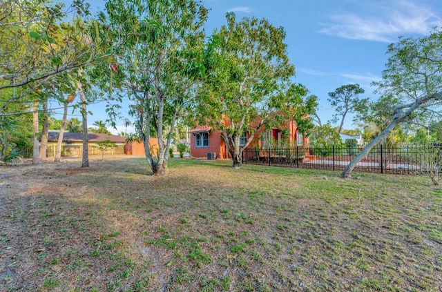 2002 Central Ave, Sarasota, FL 34234 - view of yard