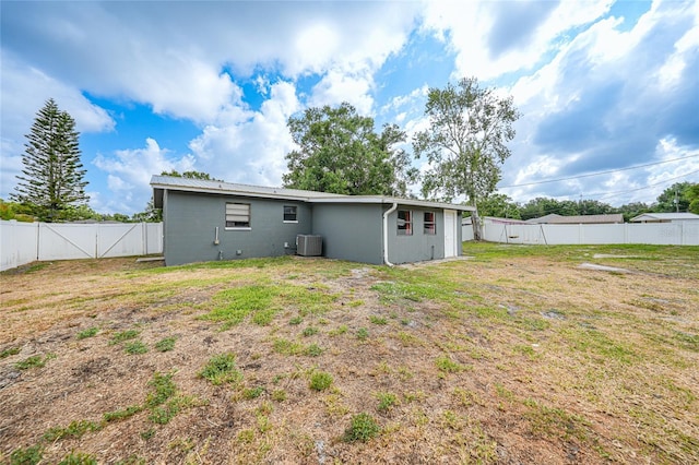 1741 NE Trisha Dr, Arcadia, FL 34266 - back of property with cooling unit