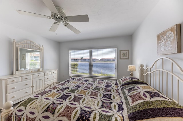 bedroom featuring a ceiling fan