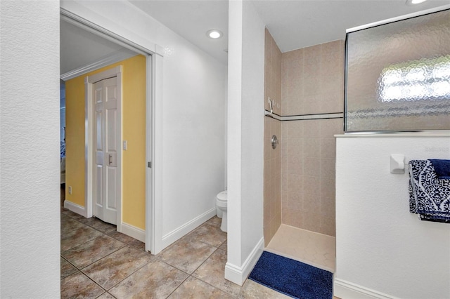 474 Lomond Dr, Port Charlotte, FL 33953 - bathroom with a walk in shower, toilet, tile patterned floors, recessed lighting, and baseboards