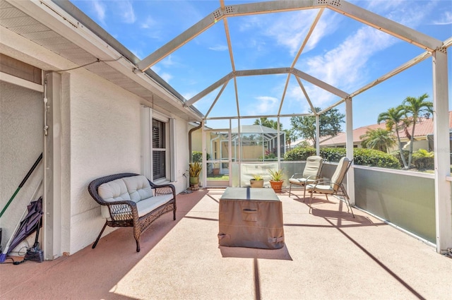 sunroom with outdoor lounge area