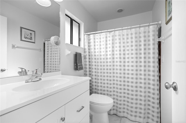 5301 Linksman Pl, North Port, FL 34287 - bathroom with vanity, toilet, and a shower with curtain