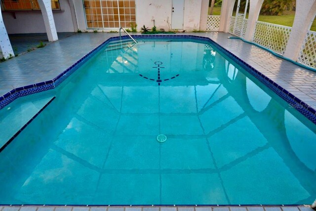 view of swimming pool