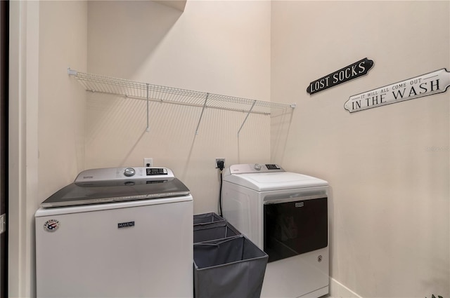 3527 NW 8th Ter, Cape Coral, FL 33993 - laundry area with washing machine and dryer