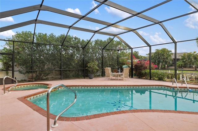3301 Santa Barbara Dr, Punta Gorda, FL 33983 - swimming pool with an in-ground hot tub, a patio area, and glass enclosure