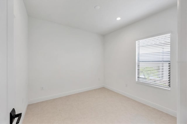 281 Potenza Loop, Nokomis, FL 34275 - empty room featuring baseboards and recessed lighting