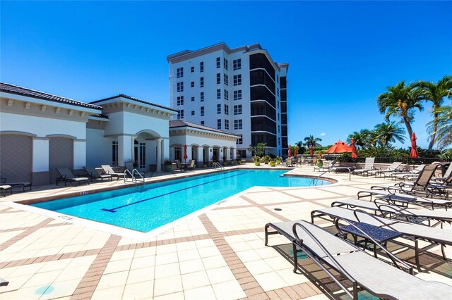 3329 Sunset Key Cir Unit 107, Punta Gorda, FL 33955 - community pool with a patio area