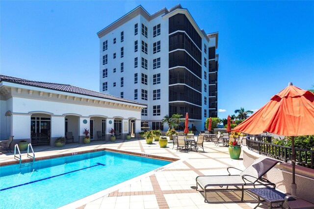 3329 Sunset Key Cir Unit 107, Punta Gorda, FL 33955 - community pool with a patio