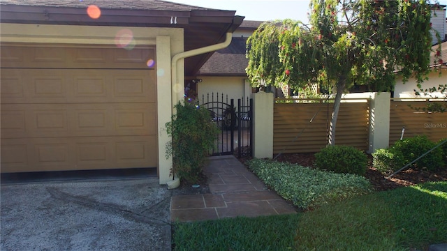 925 Fenton Ln Unit 11, Lakeland, FL 33809 - gate featuring fence