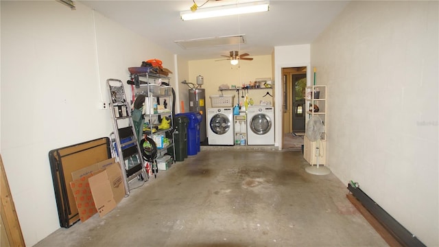925 Fenton Ln Unit 11, Lakeland, FL 33809 - garage with washer and clothes dryer, ceiling fan, and water heater