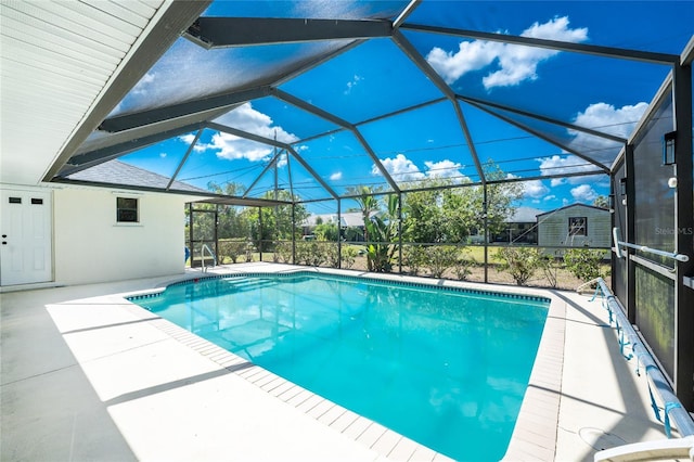 18111 Lake Worth Blvd, Port Charlotte, FL 33948 - swimming pool with a patio and glass enclosure