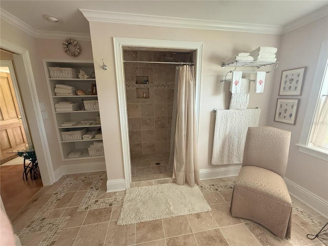 1005 S Sands Paradise Pt, Inverness, FL 34450 - bathroom featuring ornamental molding, tiled shower, built in features, and baseboards