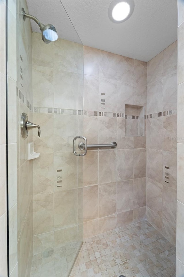 85 Long Meadow Ct, Rotonda West, FL 33947 - full bathroom featuring a shower stall