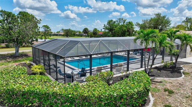 601 Islamorada Blvd Unit 24B, Punta Gorda, FL 33955 - outdoor pool featuring a lanai and a patio