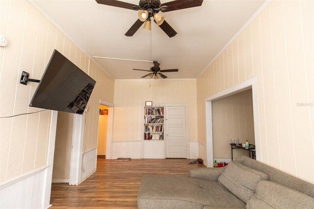114 N Dade Ave, Arcadia, FL 34266 - living area featuring ceiling fan, ornamental molding, and wood finished floors