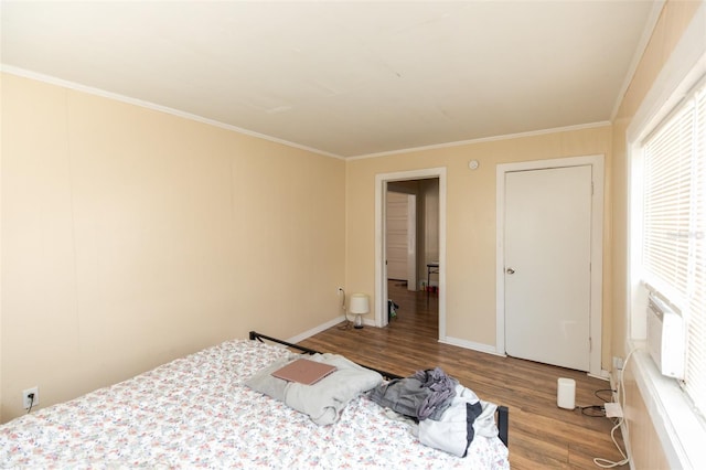 114 N Dade Ave, Arcadia, FL 34266 - bedroom featuring wood finished floors, crown molding, and baseboards