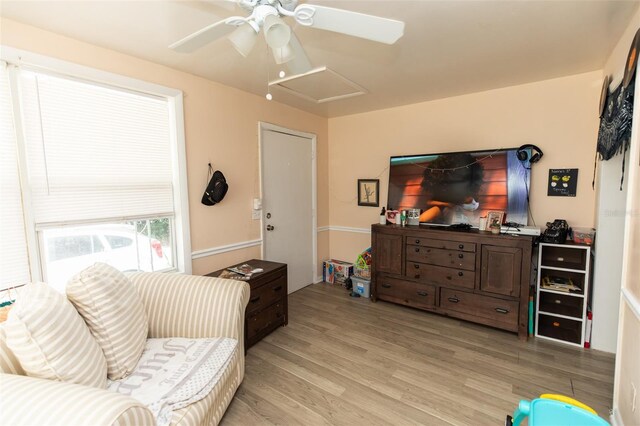 114 N Dade Ave, Arcadia, FL 34266 - sitting room featuring light wood-style floors and a ceiling fan