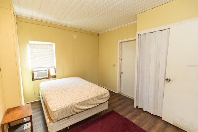 114 N Dade Ave, Arcadia, FL 34266 - bedroom featuring dark wood-style floors and cooling unit