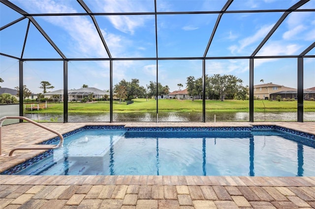 15 Tournament Rd, Rotonda West, FL 33947 - outdoor pool with a lanai, a residential view, and a lawn