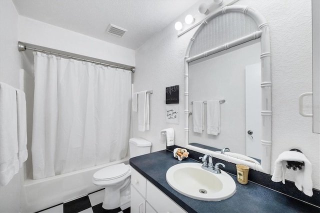 3105/3109 Vasco St, Punta Gorda, FL 33950 - bathroom featuring vanity, shower / bath combo, and a textured wall