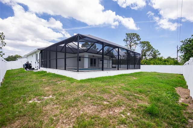 5532 Veracruz Ter, Port Charlotte, FL 33981 - rear view of property with glass enclosure