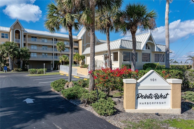 101 N Marion Ct Unit 133, Punta Gorda, FL 33950 - view of property with uncovered parking