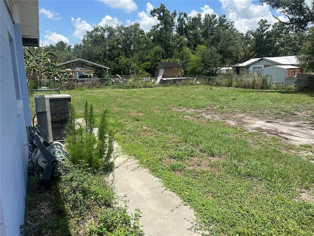708 N Johnson Ave, Arcadia, FL 34266 - view of yard featuring central AC