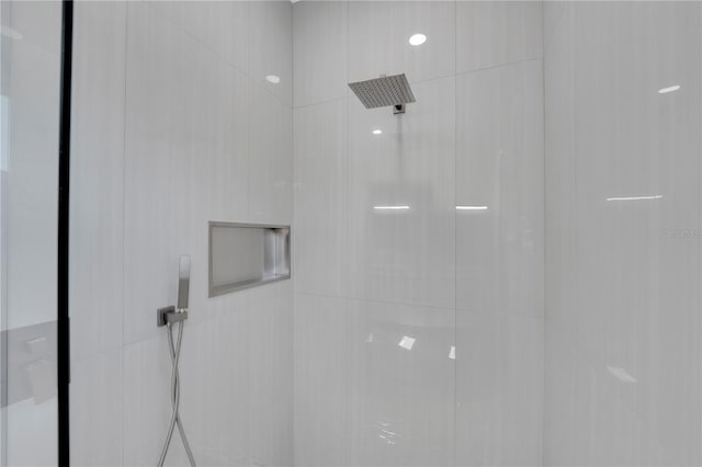 1324 Longwood Dr, Fort Myers, FL 33919 - full bathroom with tiled shower