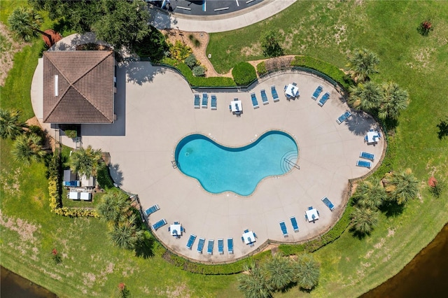 2747 Suncoast Lakes Blvd, Punta Gorda, FL 33980 - aerial view of a pool area