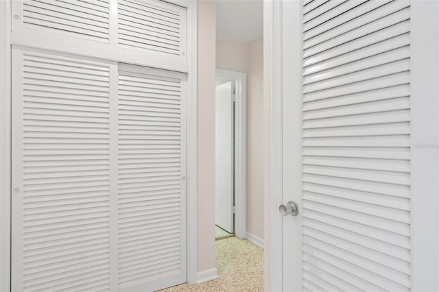 125 Small St SE, Port Charlotte, FL 33952 - detailed view of speckled floor and baseboards