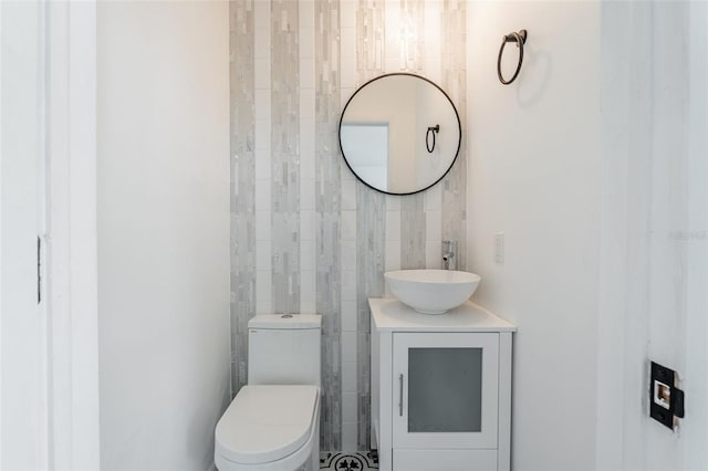 1231 Beacon Dr, Port Charlotte, FL 33952 - half bath featuring vanity and toilet