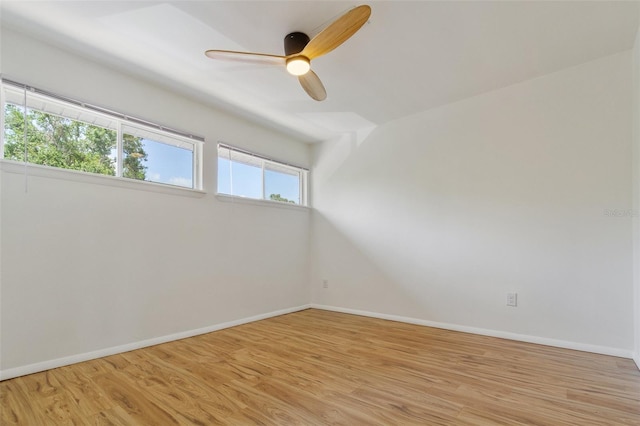 4346 Rayfield Dr Unit 4346, Sarasota, FL 34243 - spare room featuring light wood-style floors, baseboards, and ceiling fan