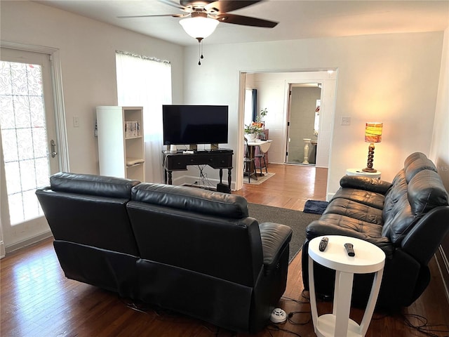 404 W Whidden St, Arcadia, FL 34266 - living area featuring ceiling fan and wood finished floors