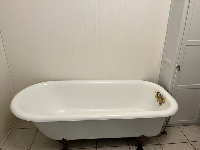 404 W Whidden St, Arcadia, FL 34266 - full bathroom featuring tile patterned floors and a soaking tub
