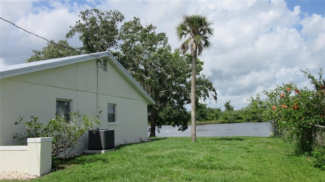 9986 SW Riverview Cir, Arcadia, FL 34269 - view of grassy yard with a water view