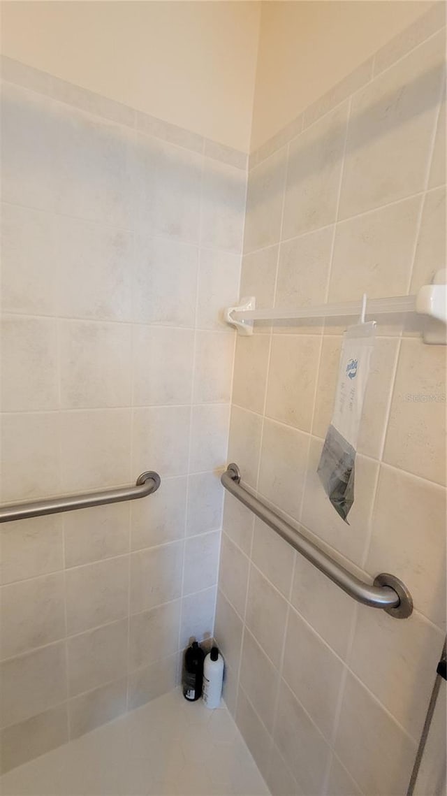 13366 Ballon Ave, Port Charlotte, FL 33981 - bathroom with tiled shower