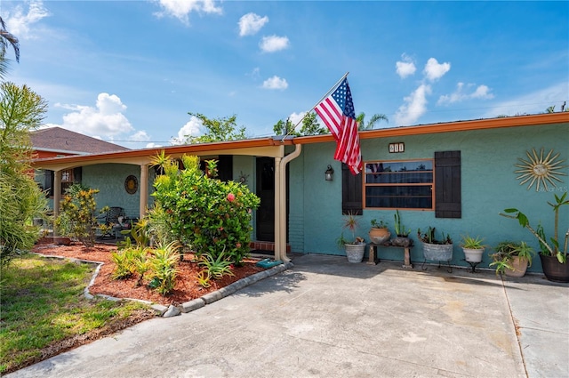 611 Bonita Ct, Punta Gorda, FL 33950 - view of front facade with stucco siding