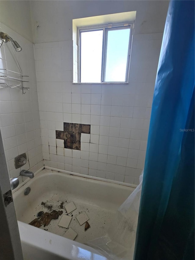 4424 Baroda Ave, North Port, FL 34287 - full bath featuring shower / bathtub combination with curtain