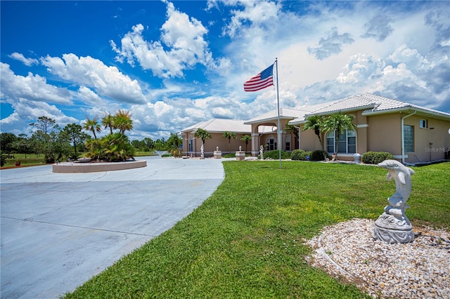 17400 White Water Ct, Punta Gorda, FL 33982 - surrounding community with a lawn