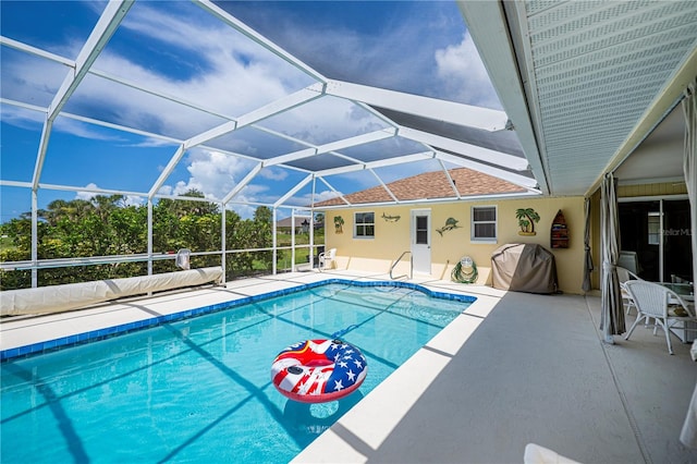 1 Sportsman Cir, Rotonda West, FL 33947 - swimming pool with a patio area and glass enclosure