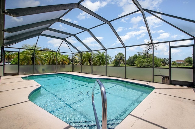 1472 Oriel Ct, Punta Gorda, FL 33983 - outdoor pool with a patio