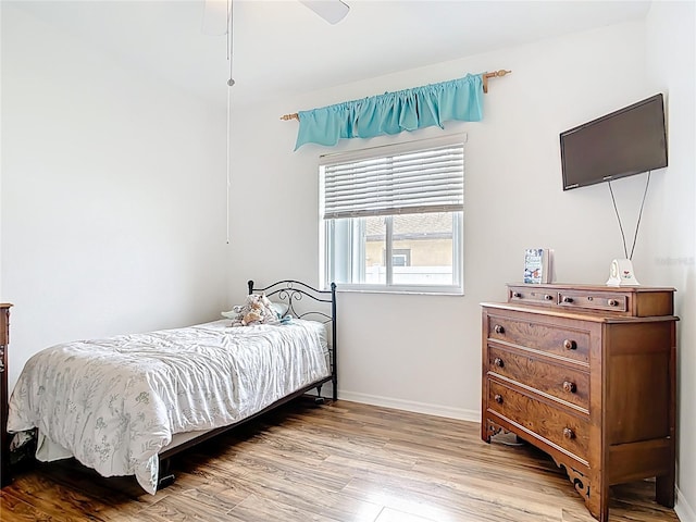 1007 Comstock St, Port Charlotte, FL 33952 - bedroom featuring light wood-style flooring and baseboards