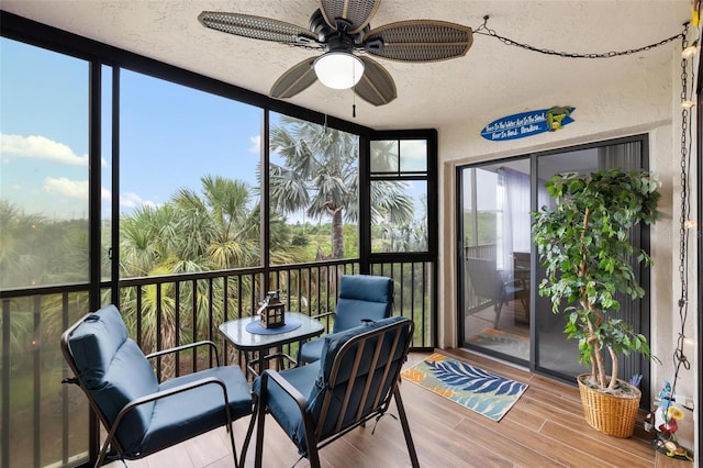 175 Kings Hwy Unit 625, Punta Gorda, FL 33983 - sunroom featuring a ceiling fan
